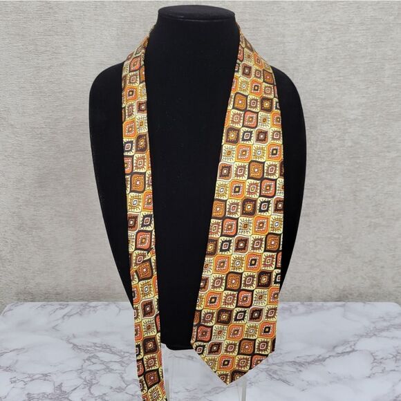 Corsair Vintage 70s Geometric Patterned Tie in Brown and Gold Butter Yellow - Picture 1 of 5